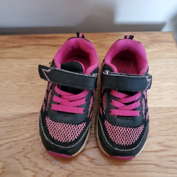 Toddler Girls Runners - Picture 1 of 4